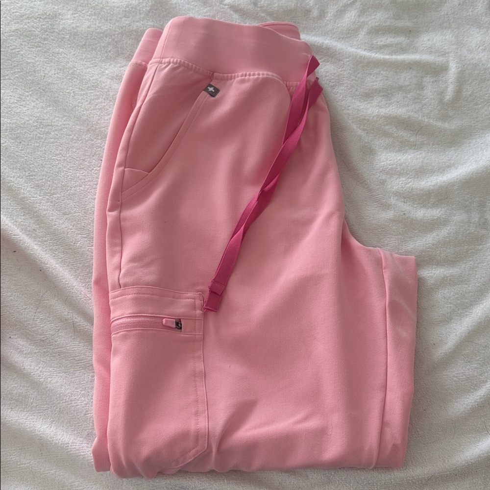 Figs Blush Pink - Picture 2 of 4